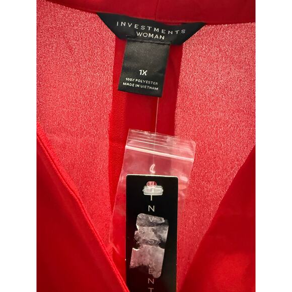 NWT Investments Woman 1X Blouse Long Sleeves Solid Red Career Buttons V Neck - Picture 3 of 5